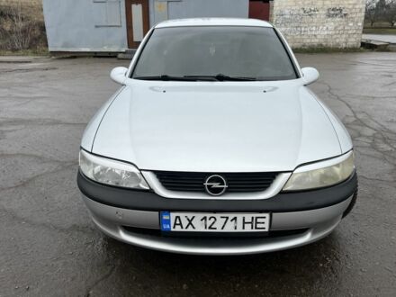 Серый Опель Вектра, объемом двигателя 1.8 л и пробегом 356 тыс. км за 1750 $, фото 1 на Automoto.ua