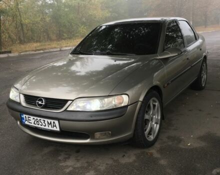 Серый Опель Вектра, объемом двигателя 1.6 л и пробегом 370 тыс. км за 3010 $, фото 1 на Automoto.ua