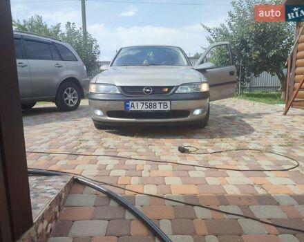 Сірий Опель Вектра, об'ємом двигуна 2 л та пробігом 400 тис. км за 2500 $, фото 1 на Automoto.ua