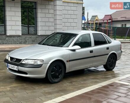 Серый Опель Вектра, объемом двигателя 1.8 л и пробегом 300 тыс. км за 1200 $, фото 1 на Automoto.ua