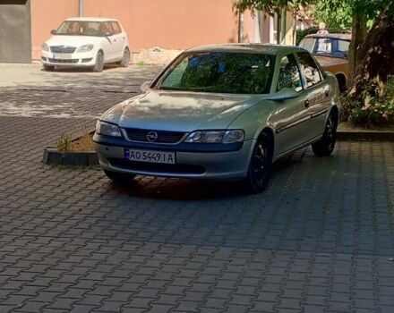 Серый Опель Вектра, объемом двигателя 1.8 л и пробегом 290 тыс. км за 1900 $, фото 1 на Automoto.ua