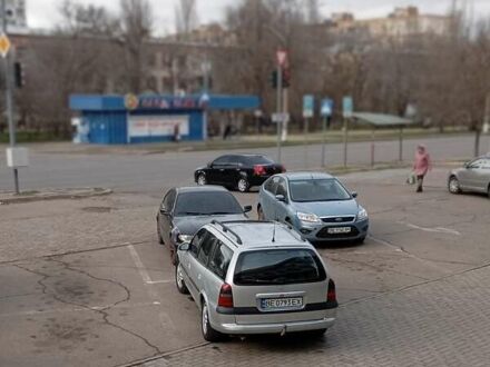 Опель Вектра 1997 в Николаеве на Automoto.ua Серый Опель Вектра, объемом двигателя 2 л и пробегом 282 тыс. км за 2550 $, фото 1 на Automoto.ua