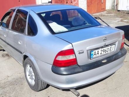 Серый Опель Вектра, объемом двигателя 2 л и пробегом 446 тыс. км за 3400 $, фото 1 на Automoto.ua