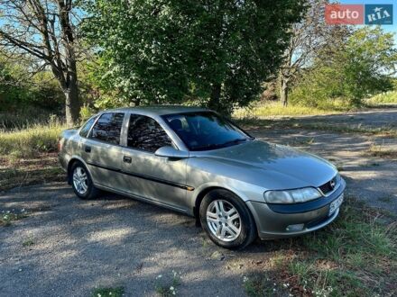 Серый Опель Вектра, объемом двигателя 1.6 л и пробегом 340 тыс. км за 2500 $, фото 1 на Automoto.ua