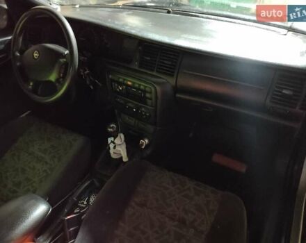 Серый Опель Вектра, объемом двигателя 1.6 л и пробегом 358 тыс. км за 1950 $, фото 1 на Automoto.ua