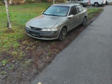 Сірий Опель Вектра, об'ємом двигуна 1.6 л та пробігом 450 тис. км за 1100 $, фото 1 на Automoto.ua