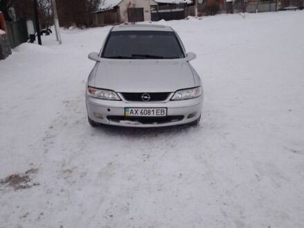 Серый Опель Вектра, объемом двигателя 2 л и пробегом 200 тыс. км за 1900 $, фото 1 на Automoto.ua