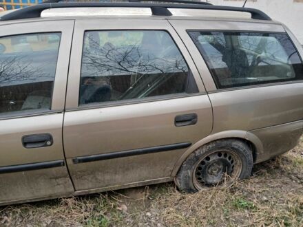 Серый Опель Вектра, объемом двигателя 2 л и пробегом 299 тыс. км за 362 $, фото 1 на Automoto.ua