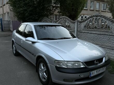 Сірий Опель Вектра, об'ємом двигуна 2 л та пробігом 270 тис. км за 1999 $, фото 1 на Automoto.ua