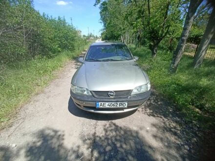 Опель Вектра 1997 в Новомосковске на Automoto.ua Серый Опель Вектра, объемом двигателя 2 л и пробегом 200 тыс. км за 1450 $, фото 1 на Automoto.ua