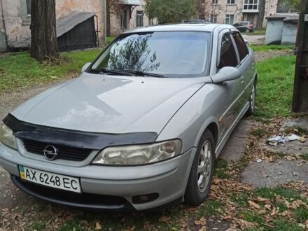 Серый Опель Вектра, объемом двигателя 1.8 л и пробегом 320 тыс. км за 2800 $, фото 1 на Automoto.ua