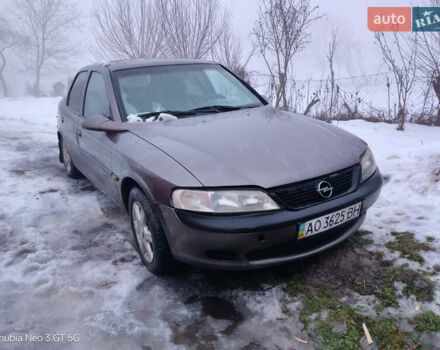 Серый Опель Вектра, объемом двигателя 1.6 л и пробегом 300 тыс. км за 1500 $, фото 1 на Automoto.ua