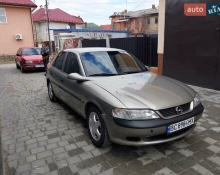 Серый Опель Вектра, объемом двигателя 1.8 л и пробегом 375 тыс. км за 2200 $, фото 1 на Automoto.ua