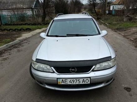Серый Опель Вектра, объемом двигателя 2 л и пробегом 270 тыс. км за 2500 $, фото 1 на Automoto.ua