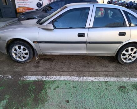 Серый Опель Вектра, объемом двигателя 2 л и пробегом 350 тыс. км за 1800 $, фото 1 на Automoto.ua