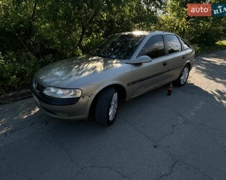 Серый Опель Вектра, объемом двигателя 1.8 л и пробегом 300 тыс. км за 2100 $, фото 1 на Automoto.ua