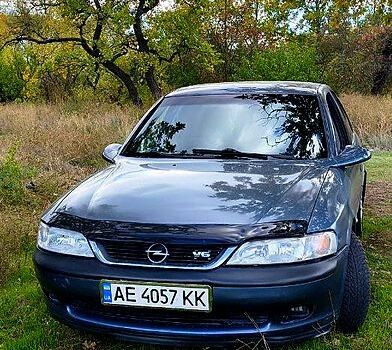 Серый Опель Вектра, объемом двигателя 2.5 л и пробегом 323 тыс. км за 2800 $, фото 1 на Automoto.ua
