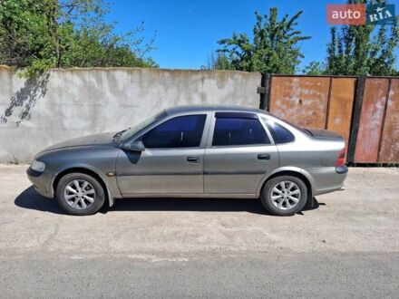 Сірий Опель Вектра, об'ємом двигуна 1.6 л та пробігом 300 тис. км за 2700 $, фото 1 на Automoto.ua