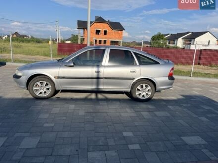 Сірий Опель Вектра, об'ємом двигуна 1.6 л та пробігом 300 тис. км за 3000 $, фото 1 на Automoto.ua