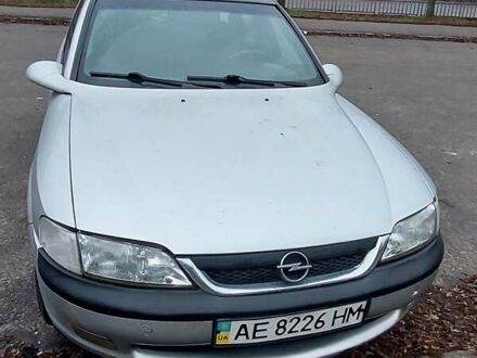 Сірий Опель Вектра, об'ємом двигуна 2 л та пробігом 436 тис. км за 2800 $, фото 1 на Automoto.ua