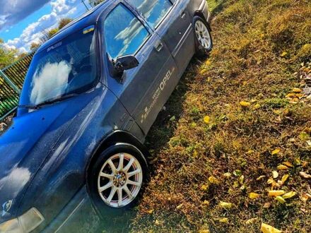 Серый Опель Вектра, объемом двигателя 2 л и пробегом 0 тыс. км за 950 $, фото 1 на Automoto.ua