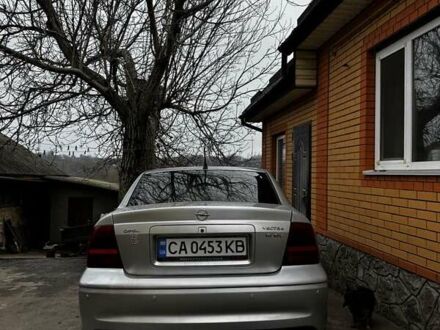 Серый Опель Вектра, объемом двигателя 1.8 л и пробегом 270 тыс. км за 2650 $, фото 1 на Automoto.ua