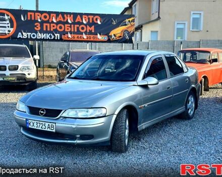 Серый Опель Вектра, объемом двигателя 1.8 л и пробегом 300 тыс. км за 2300 $, фото 1 на Automoto.ua