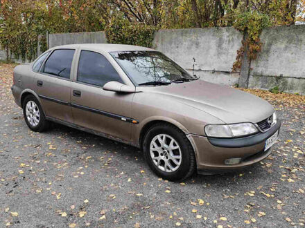 Серый Опель Вектра, объемом двигателя 1.8 л и пробегом 333 тыс. км за 1800 $, фото 1 на Automoto.ua