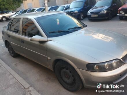 Сірий Опель Вектра, об'ємом двигуна 1 л та пробігом 100 тис. км за 1750 $, фото 1 на Automoto.ua