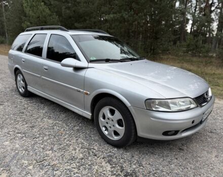 Серый Опель Вектра, объемом двигателя 1.8 л и пробегом 245 тыс. км за 2750 $, фото 1 на Automoto.ua