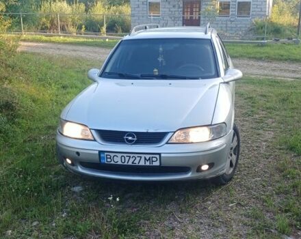 Сірий Опель Вектра, об'ємом двигуна 2 л та пробігом 300 тис. км за 1993 $, фото 1 на Automoto.ua