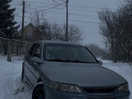 Серый Опель Вектра, объемом двигателя 2.2 л и пробегом 180 тыс. км за 3000 $, фото 1 на Automoto.ua