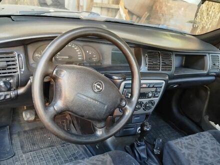 Серый Опель Вектра, объемом двигателя 1.6 л и пробегом 250 тыс. км за 999 $, фото 1 на Automoto.ua