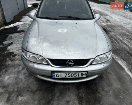 Серый Опель Вектра, объемом двигателя 2 л и пробегом 331 тыс. км за 2000 $, фото 1 на Automoto.ua