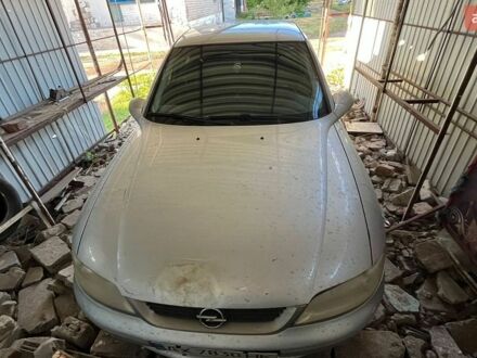 Серый Опель Вектра, объемом двигателя 1.6 л и пробегом 250 тыс. км за 2500 $, фото 1 на Automoto.ua