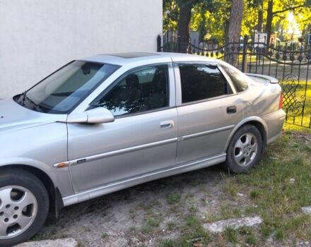 Серый Опель Вектра, объемом двигателя 2 л и пробегом 285 тыс. км за 2300 $, фото 1 на Automoto.ua