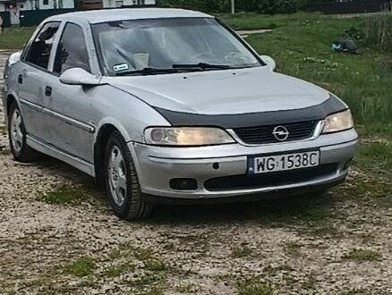 Опель Вектра 2000 в Черняхове на Automoto.ua Серый Опель Вектра, объемом двигателя 1.6 л и пробегом 417 тыс. км за 1100 $, фото 1 на Automoto.ua