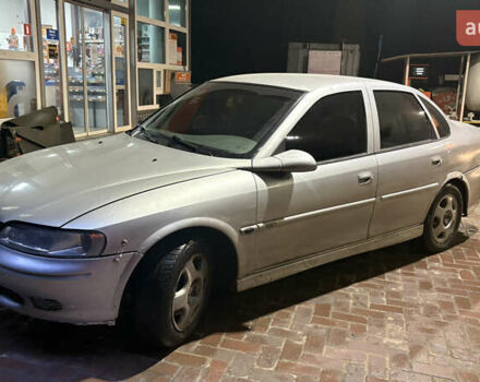 Серый Опель Вектра, объемом двигателя 1.79 л и пробегом 383 тыс. км за 2099 $, фото 1 на Automoto.ua