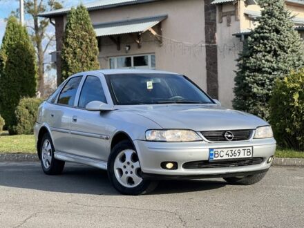 Серый Опель Вектра, объемом двигателя 2 л и пробегом 240 тыс. км за 1999 $, фото 1 на Automoto.ua