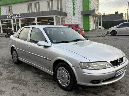 Сірий Опель Вектра, об'ємом двигуна 1.8 л та пробігом 246 тис. км за 3500 $, фото 1 на Automoto.ua