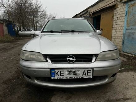 Серый Опель Вектра, объемом двигателя 2 л и пробегом 330 тыс. км за 2500 $, фото 1 на Automoto.ua