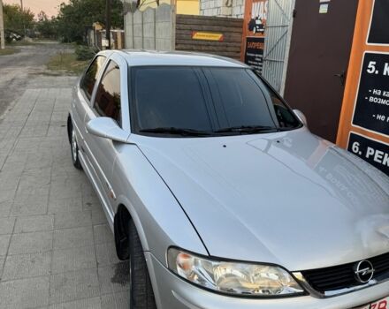 Сірий Опель Вектра, об'ємом двигуна 1.8 л та пробігом 140 тис. км за 2700 $, фото 1 на Automoto.ua