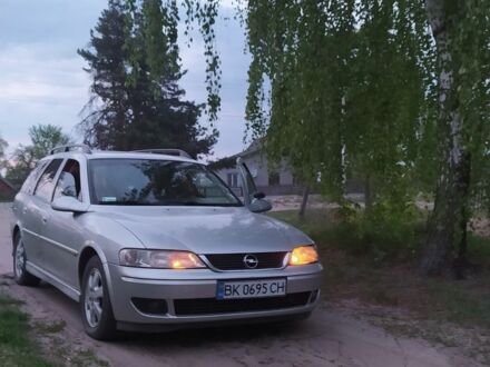 Сірий Опель Вектра, об'ємом двигуна 0 л та пробігом 300 тис. км за 3500 $, фото 1 на Automoto.ua