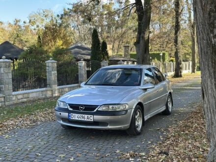Серый Опель Вектра, объемом двигателя 2.2 л и пробегом 270 тыс. км за 1200 $, фото 1 на Automoto.ua