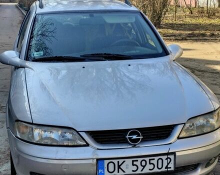 Серый Опель Вектра, объемом двигателя 2 л и пробегом 273 тыс. км за 2000 $, фото 1 на Automoto.ua