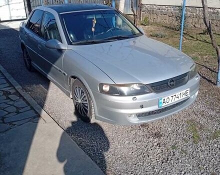 Серый Опель Вектра, объемом двигателя 2.2 л и пробегом 297 тыс. км за 2100 $, фото 1 на Automoto.ua