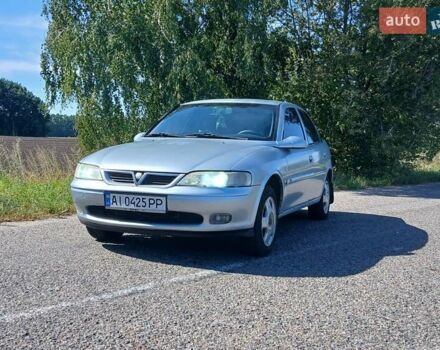 Сірий Опель Вектра, об'ємом двигуна 2.2 л та пробігом 468 тис. км за 2000 $, фото 1 на Automoto.ua