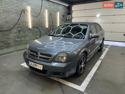 Серый Опель Вектра, объемом двигателя 2.2 л и пробегом 320 тыс. км за 4000 $, фото 1 на Automoto.ua