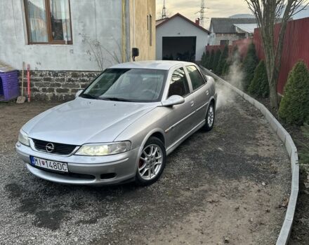 Серый Опель Вектра, объемом двигателя 1.6 л и пробегом 240 тыс. км за 1100 $, фото 1 на Automoto.ua