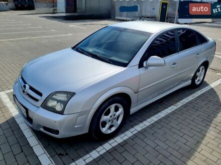 Сірий Опель Вектра, об'ємом двигуна 2.2 л та пробігом 235 тис. км за 3900 $, фото 1 на Automoto.ua